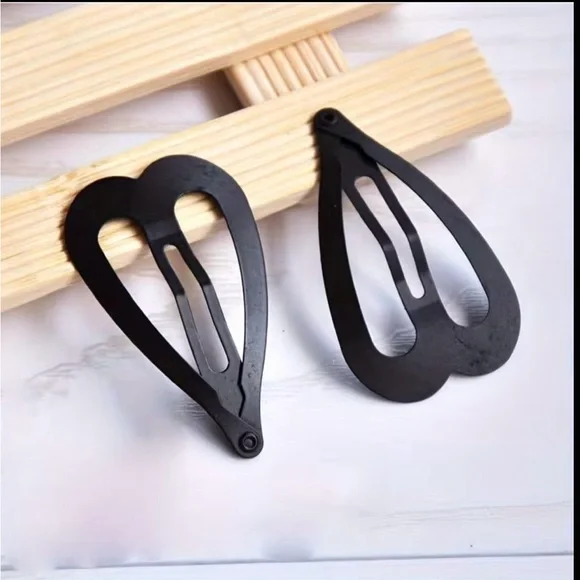 Set of 6 🖤Black Heart-Shaped Hair Clips - Picture 3 of 4